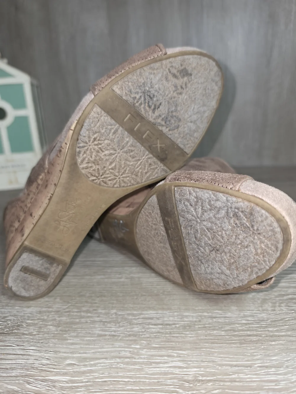 Life Stride Flex Perforated Taupe/Beige Cork-Wedge Peep-Toe Sandals Women's 10